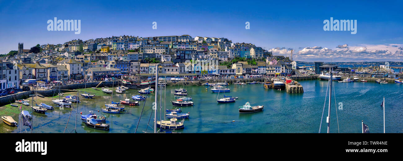 Go - DEVON : vue panoramique de Brixham Banque D'Images