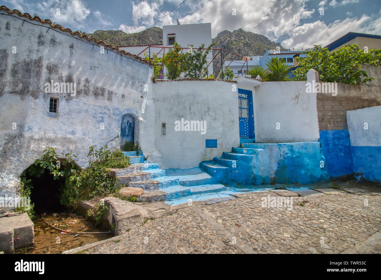 Façade d'une maison à Chefchaouen, Maroc Banque D'Images