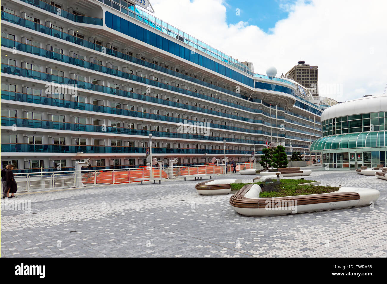 Le Royal Princess bateau de croisière amarré au port de Vancouver, Vancouver, Colombie-Britannique, Canada. Banque D'Images
