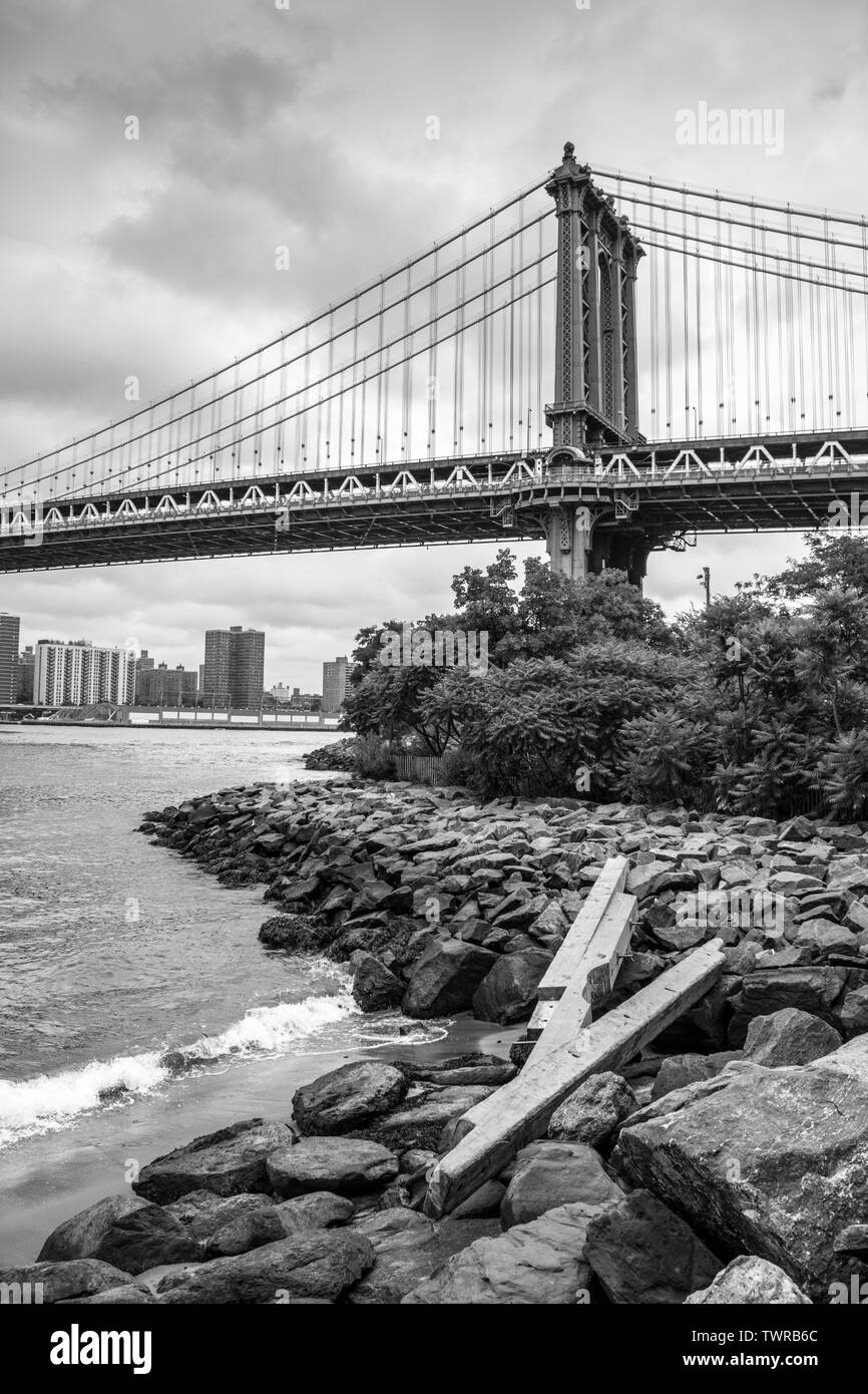 Une vue de la rue principale de pont de Manhattan, Brooklyn, NYC Aire Banque D'Images