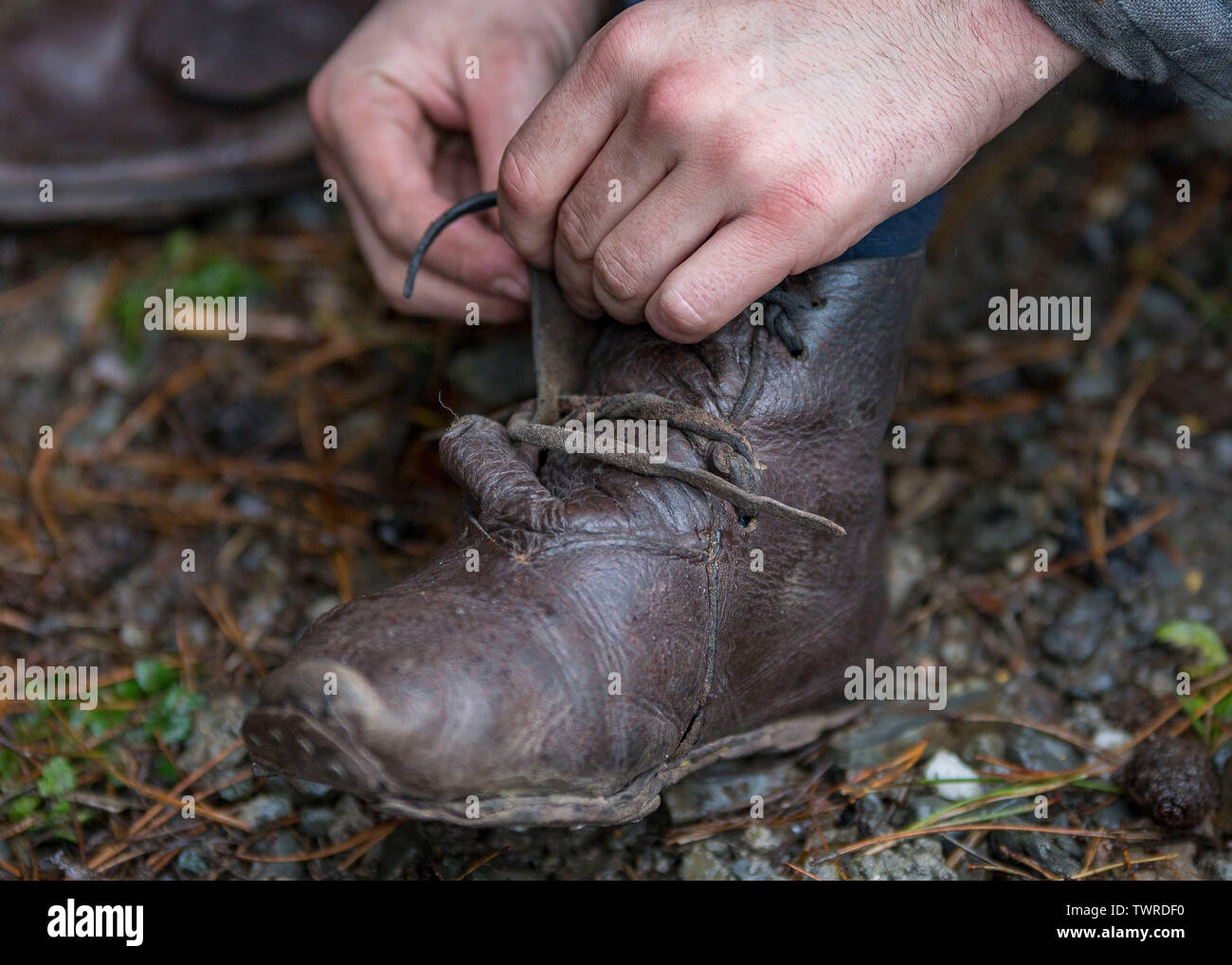 ABERYSTWYTH, ROYAUME-UNI. 18 novembre 2017. Les membres du groupe médiéval de réédiction du train Historia Normannis à Aberystwyth, au Pays de Galles. Banque D'Images