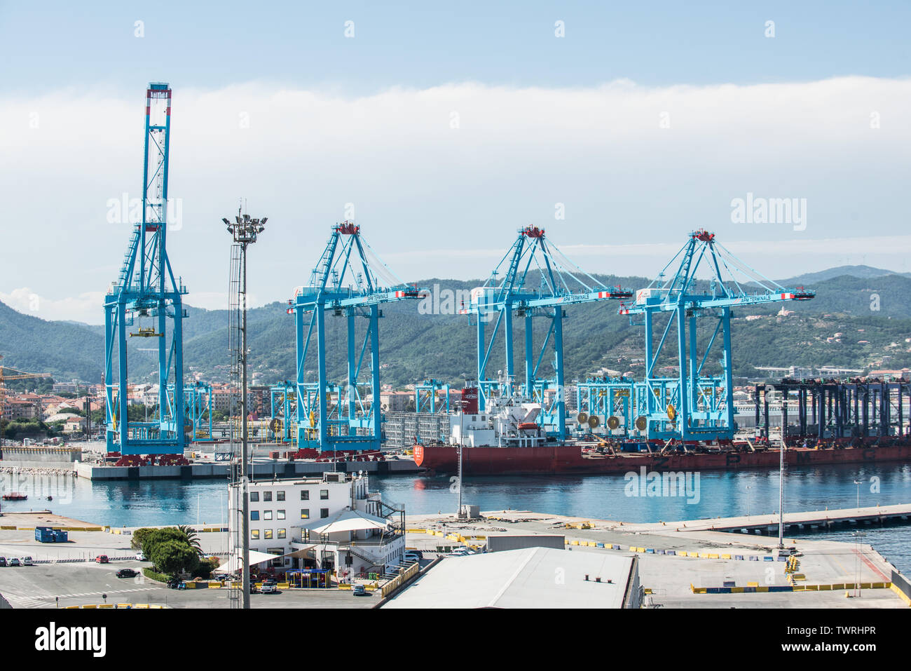 Travaux en cours durant la construction du nouveau port de Vado Ligure Cargo Terminal APM, Juin 2019 Banque D'Images