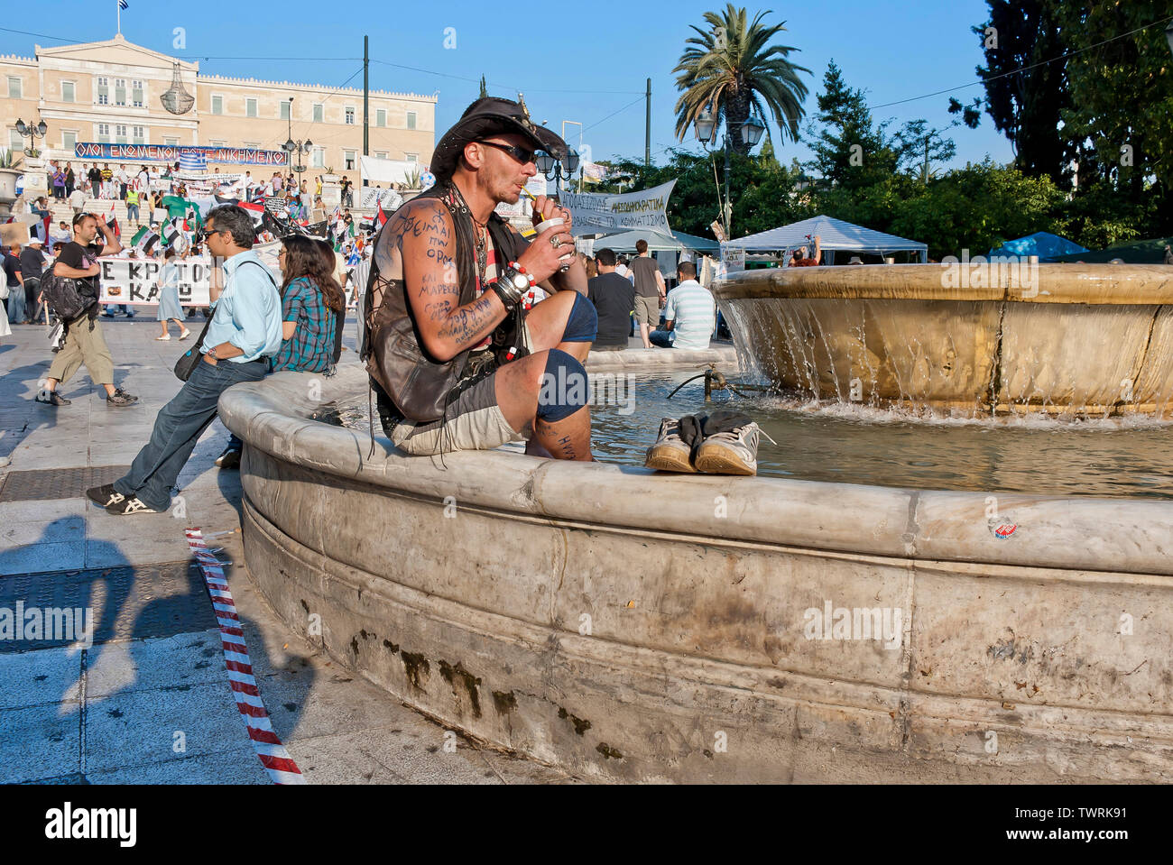 Manifestations contre les mesures d'austérité à l'extérieur du parlement grec à Athènes, Grèce. Juin 2011 Banque D'Images