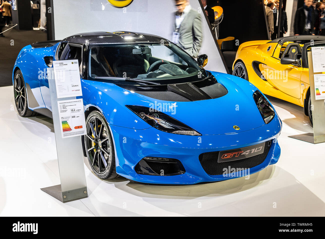 Paris, France, Octobre 02, 2018 : blue Lotus Evora GT410 Sport au Mondial Automobile de Paris, voiture de sport produite par le constructeur automobile britannique Lotus Banque D'Images