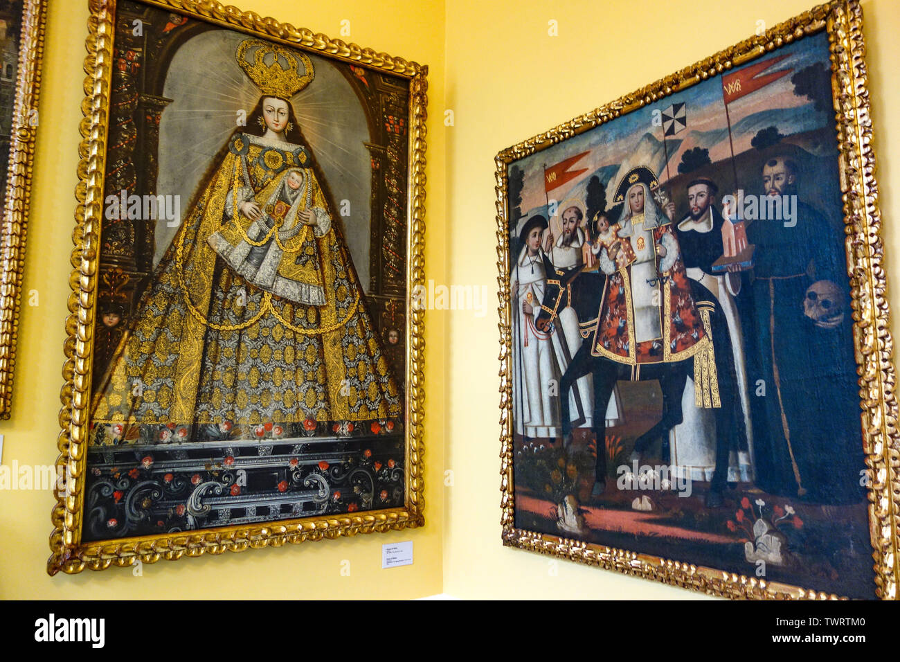 Lima, Pérou - Nov 18, 2019 : l'empire colonial espagnol d'art religieux en exposition dans le musée Pedro de Osma. Banque D'Images