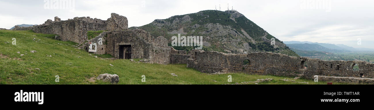 LEZHE, ALBANIE - CIRCA MAI 2019 Panorama de l'ancienne forteresse en ruines Banque D'Images