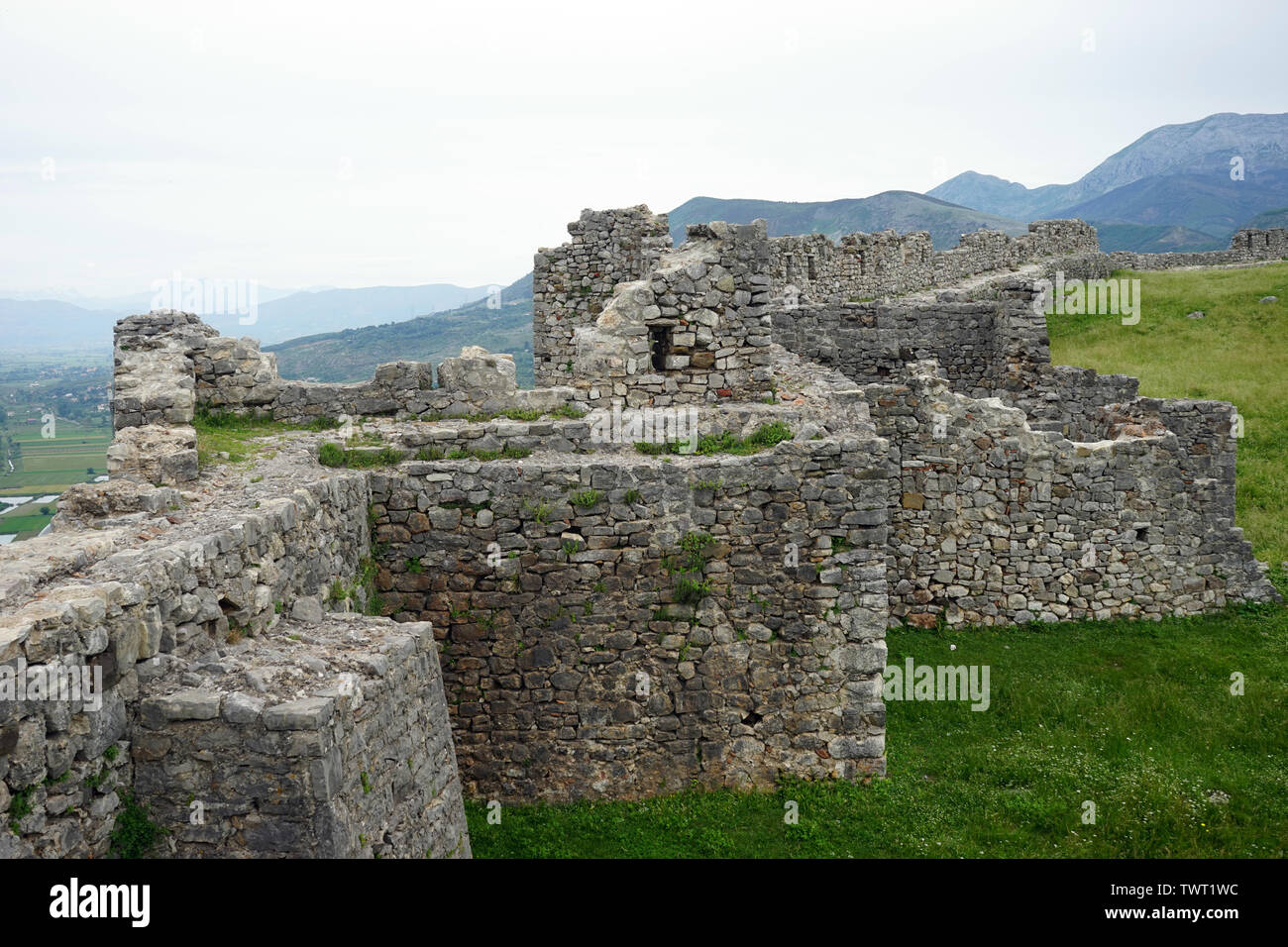 LEZHE, ALBANIE - CIRCA MAI 2019 Ruines du mur dans le vieux fort Banque D'Images