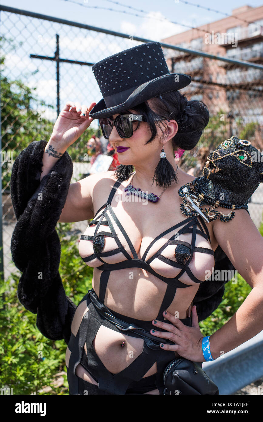 Brooklyn, New York - juin, 22, 2019 : 37e parade annuelle de sirène, Coney Island Banque D'Images