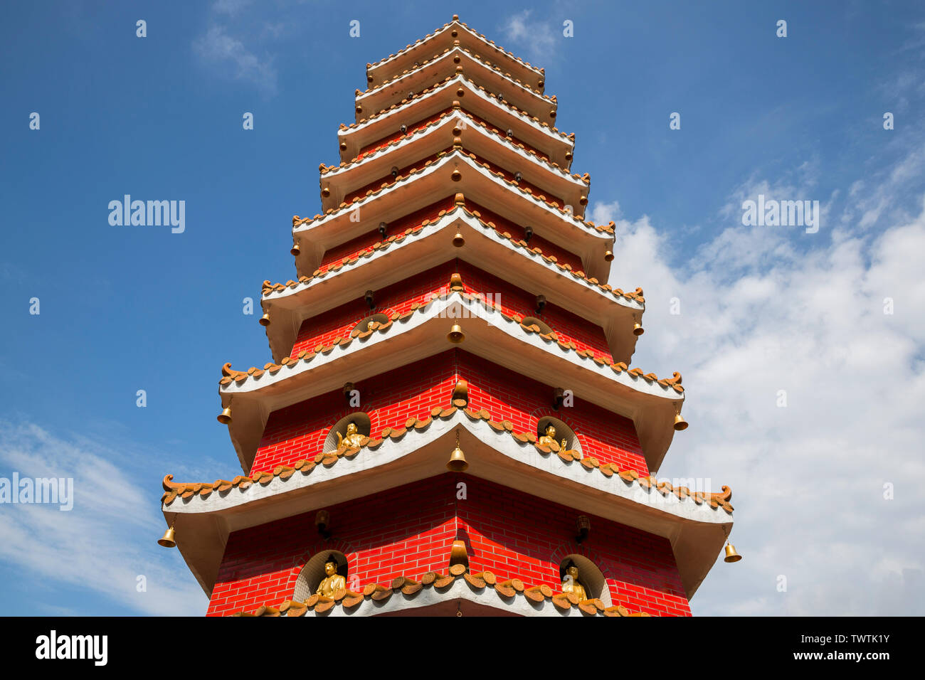 La pagode rouge à dix mille bouddhas temple. Hong Kong Banque D'Images