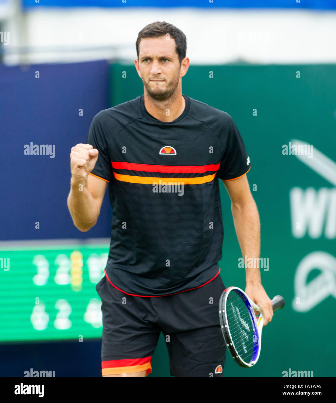 Eastbourne, Royaume-Uni. 23 juin 2019. James Ward de Grande-bretagne réagit après avoir gagné un point contre Denis Kudla des USA au cours de leur match à la vallée de la nature qui a eu lieu le tournoi international de tennis du Devonshire Park à Eastbourne . Crédit photo : Simon Dack / TPI / Alamy Live News Banque D'Images