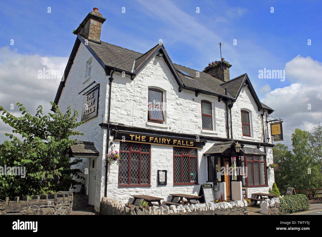 Fairy Falls Public House dans la région de Wrexham, Conwy, Pays de Galles Banque D'Images