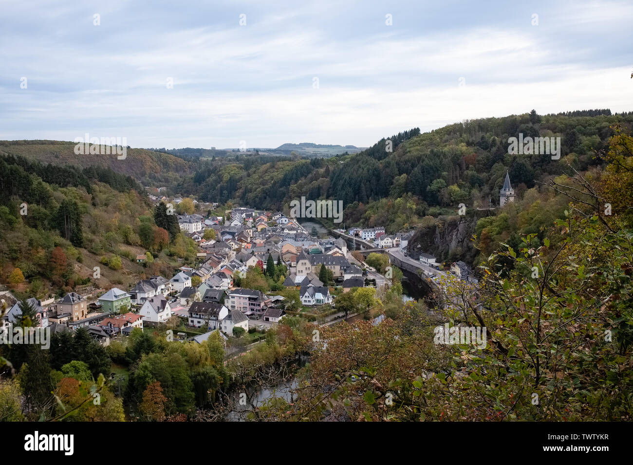 Belle vue sur village de Vianden. Luxembourg Banque D'Images