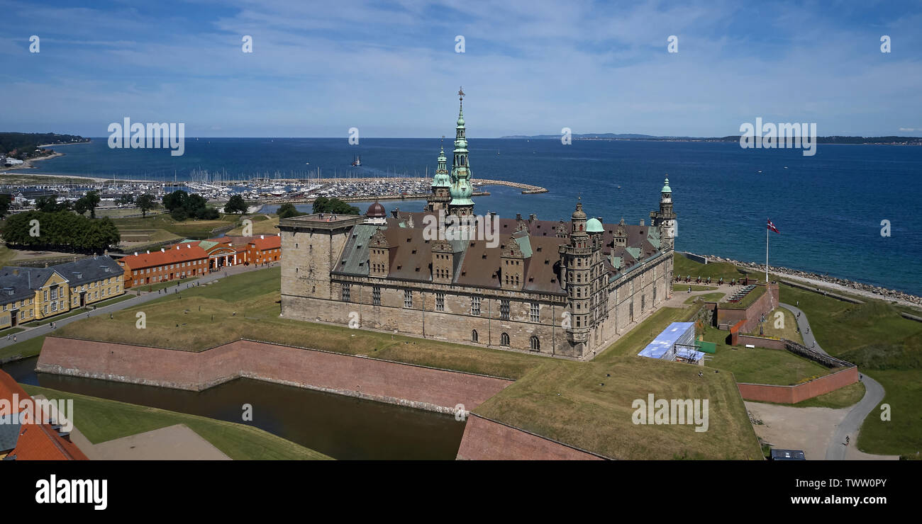 Vue aérienne de l'ancien château de Kronborg situé à Helsingoer, Danemark Banque D'Images