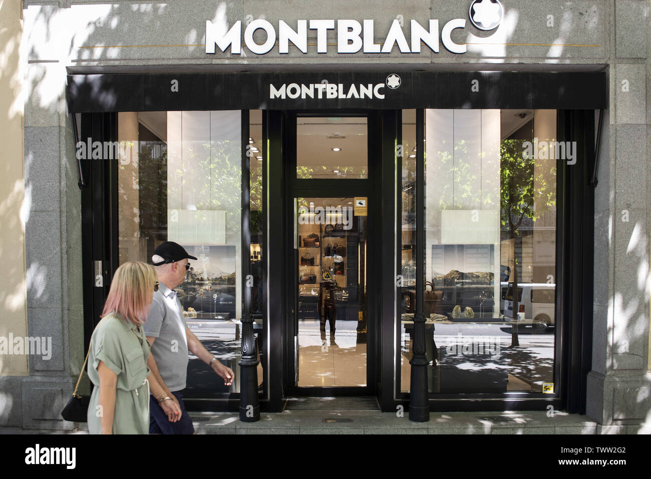 L'Espagne. 25 mai, 2019. Fabricant allemand d'instruments d'écriture de luxe, montres, bijoux Montblanc magasin est vu à Madrid. Budrul Chukrut Crédit : SOPA/Images/ZUMA/Alamy Fil Live News Banque D'Images