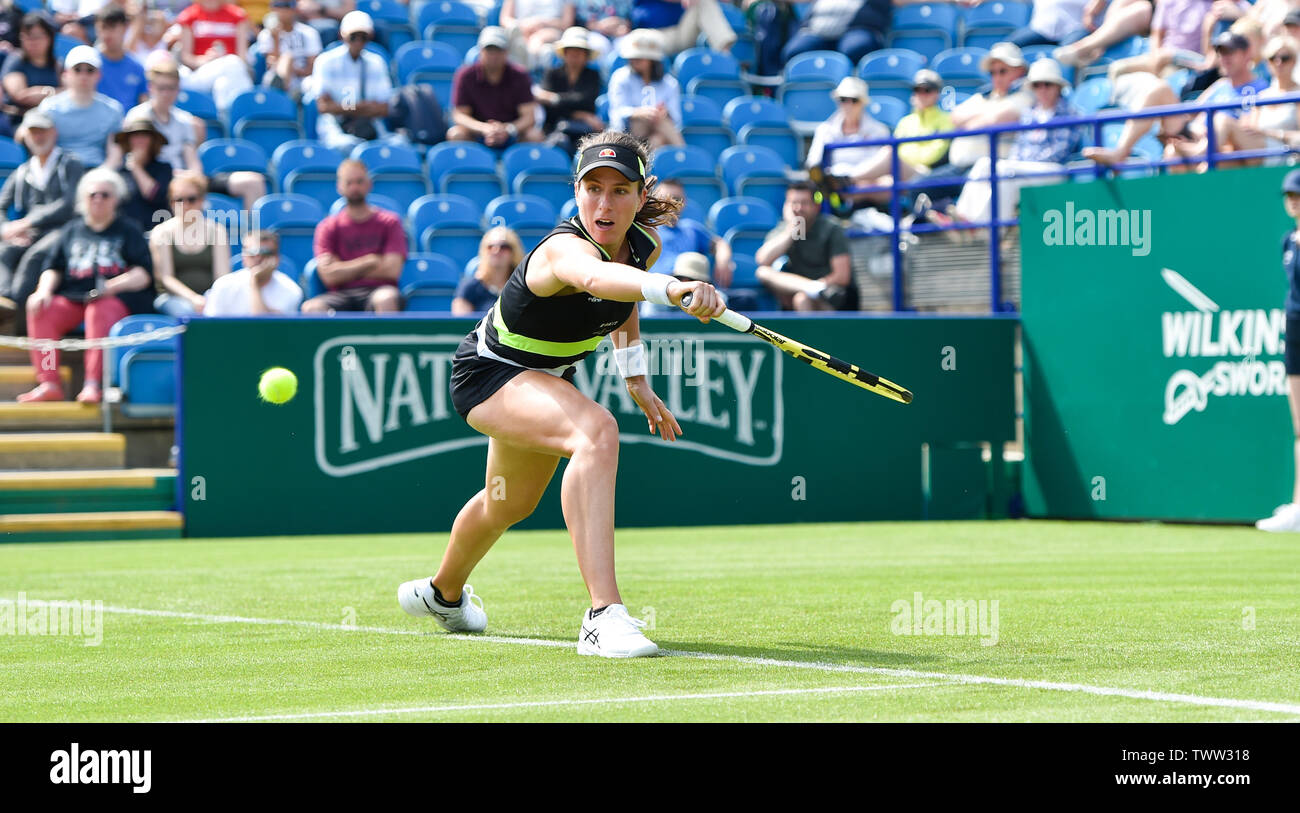 Eastbourne, Royaume-Uni. 23 juin 2019. Johanna Konta de Grande-bretagne en action sur son chemin vers la victoire de l'Ukraine sur Dayana Yastremska dans leur premier match au tournoi de tennis International Nature Valley tenue à Devonshire Park à Eastbourne . Crédit photo : Simon Dack / TPI / Alamy Live News Banque D'Images