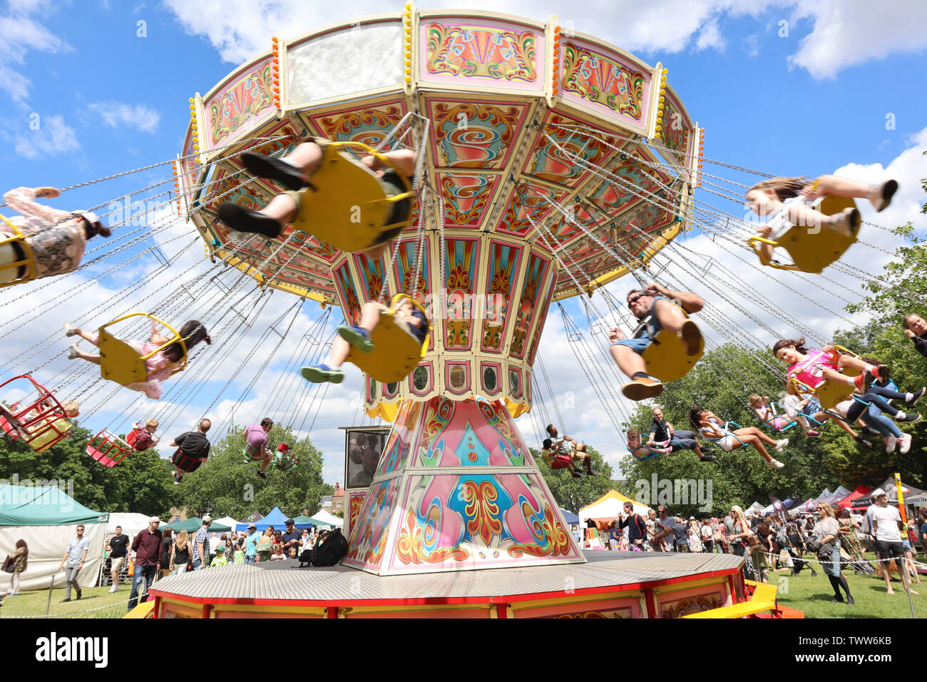 Foire victorienne obligations Président Vol-O-Planes, Kew Fete, Kew Village Green, Londres, Royaume-Uni, 22 juin 2019, photo de Richard Goldschmidt Banque D'Images Foire victorienne obligations Président Vol-O-Planes, Kew Fete, Kew Village Green, Londres, Royaume-Uni, 22 juin 2019, photo de Richard Goldschmidt Banque D'Images