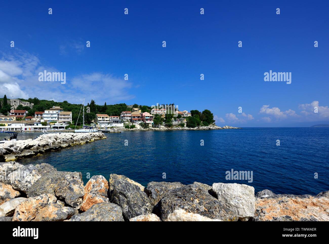 Kassiopi bay,Kassopaia,Îles Ioniennes, Corfou, Grèce Banque D'Images