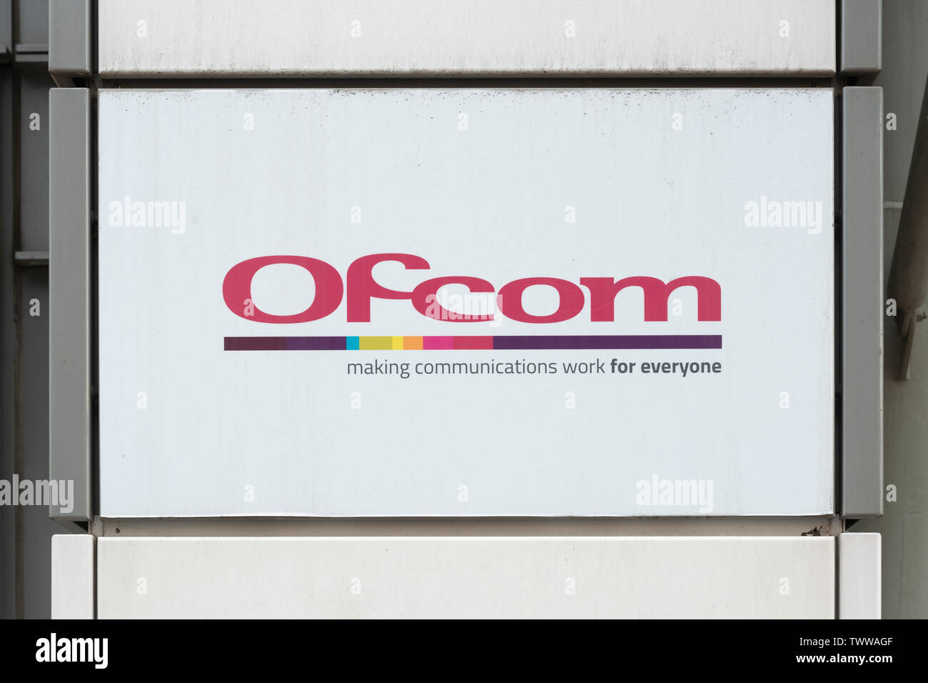 La signalisation pour l'Ofcom (Office of Communications) situé au Riverhouse House building sur Southwark Bridge Road à Londres, au Royaume-Uni. Banque D'Images