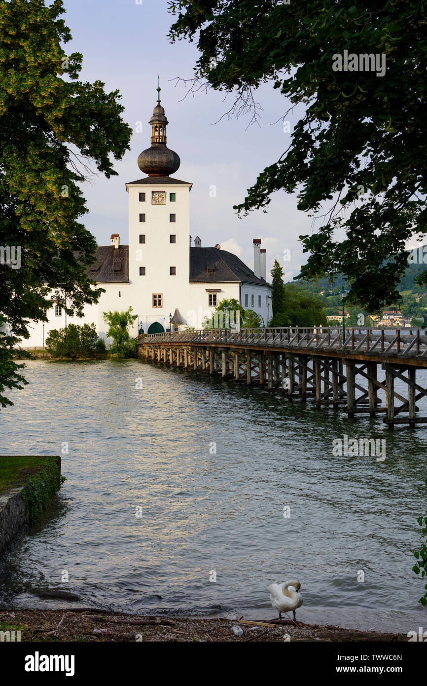 Gmunden : château Seeschloss Ort, le lac Traunsee à Salzkammergut, Oberösterreich, Autriche, Autriche Banque D'Images