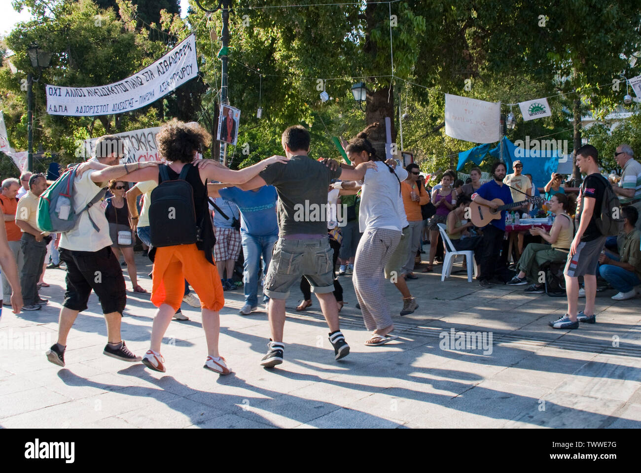 Manifestations contre les mesures d'austérité à l'extérieur du parlement grec à Athènes, Grèce. Juin 2011 Banque D'Images