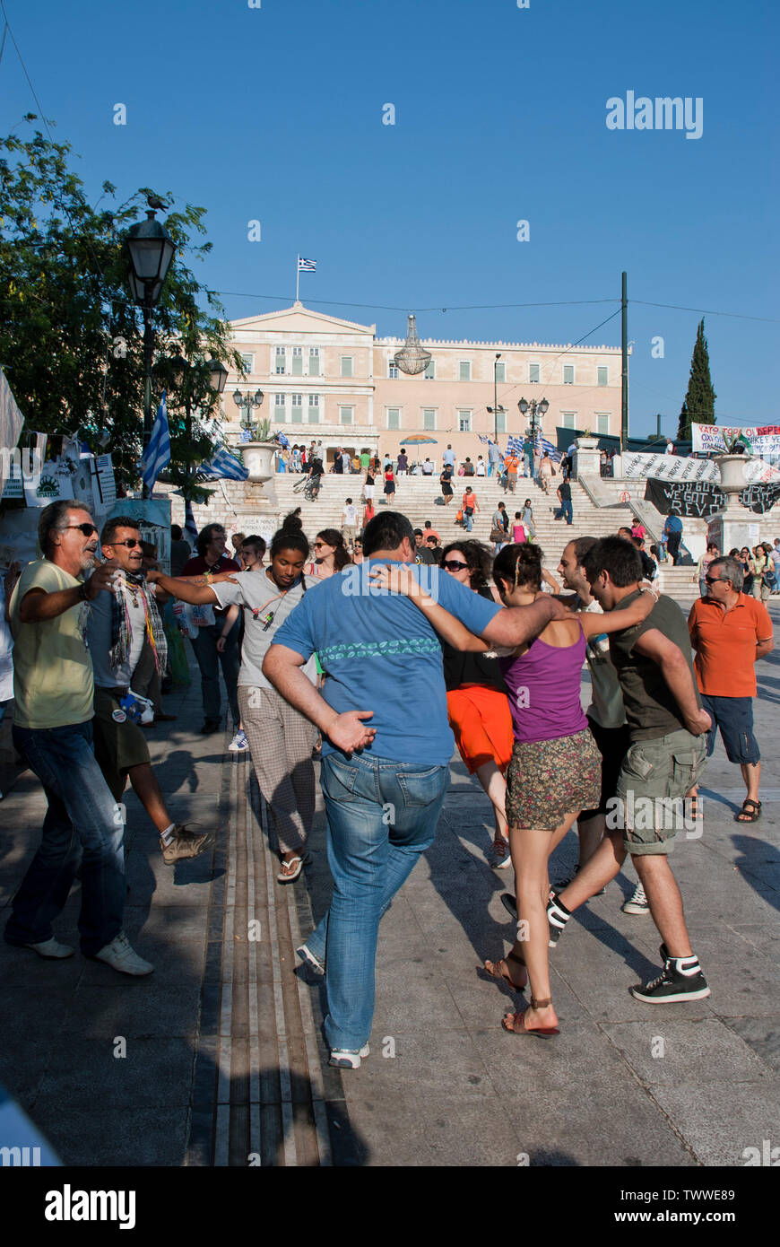 Manifestations contre les mesures d'austérité à l'extérieur du parlement grec à Athènes, Grèce. Juin 2011 Banque D'Images