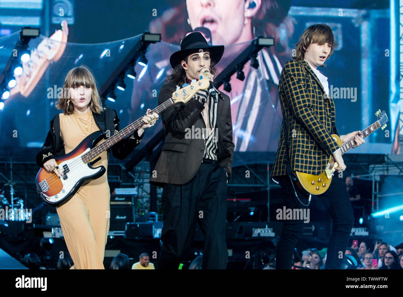 Victoria De Angelis, Damiano David, Thomas Raggi de Maneskin en concert à la fête comme un dj - Radio Deejay partie à l'Esprit à Milan, Italie, le 22 juin 2019 Banque D'Images