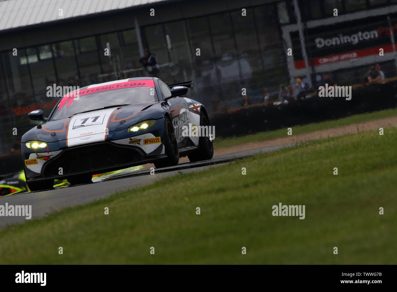 Derby, Royaume-Uni. 23 Juin, 2019. Beechdean AMR AMR Aston Martin Vantage GT4 avec les pilotes Kelvin Fletcher & Martin Plowman au cours de la British GT Championship Round 9 à Donington Park, Derby, Angleterre le 23 juin 2019. Photo par Jurek Biegus. Credit : UK Sports Photos Ltd/Alamy Live News Banque D'Images