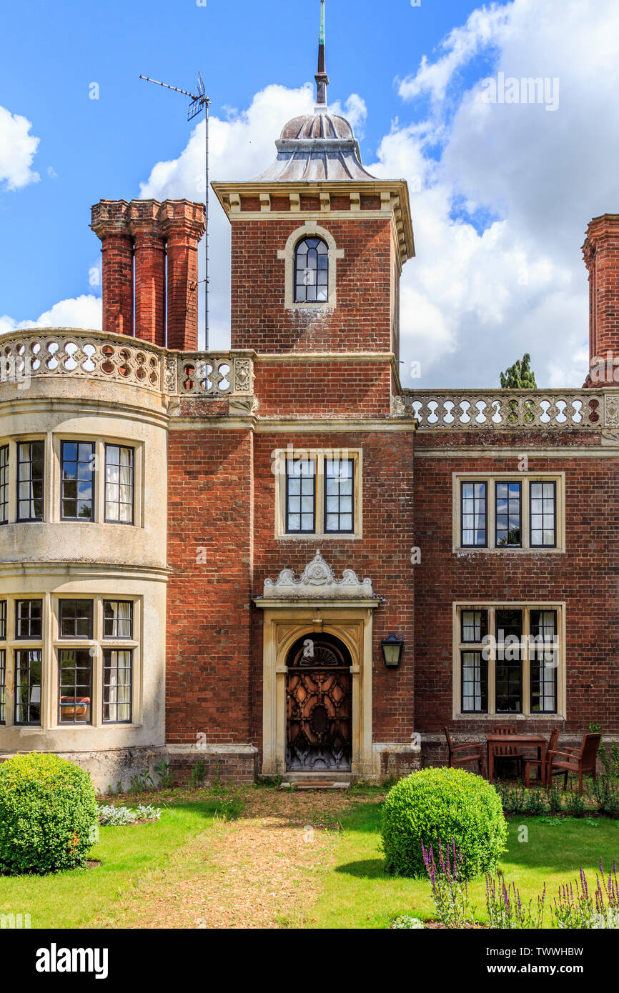 Gate House d'Audley End House et jardins près de Saffron Walden, Essex, Angleterre, RU, FR Banque D'Images