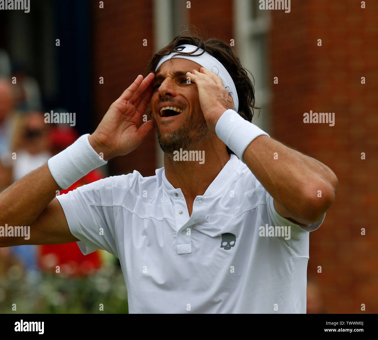 Londres, Royaume-Uni. 23 Juin, 2019. Londres, Angleterre - le 23 juin : Feliciano Lopez (ESP) célébrer sa victoire Gilles Simon (FRA) au cours de la dernière journée 7 championnats Fever-Tree à Queens Club le 23 juin 2019 à Londres, Royaume-Uni. Action Crédit : Foto Sport/Alamy Live News Banque D'Images