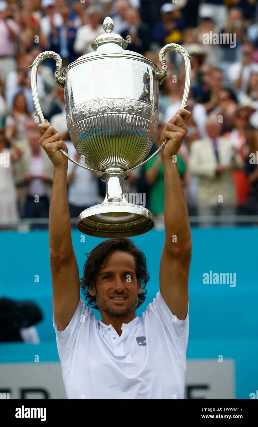 Londres, Royaume-Uni. 23 Juin, 2019. Londres, Angleterre - le 23 juin : Feliciano Lopez (ESP) avec 7 Jour afterFinal Trophée de l'Fever-Tree Championships at Queens Club le 23 juin 2019 à Londres, Royaume-Uni. Action Crédit : Foto Sport/Alamy Live News Banque D'Images