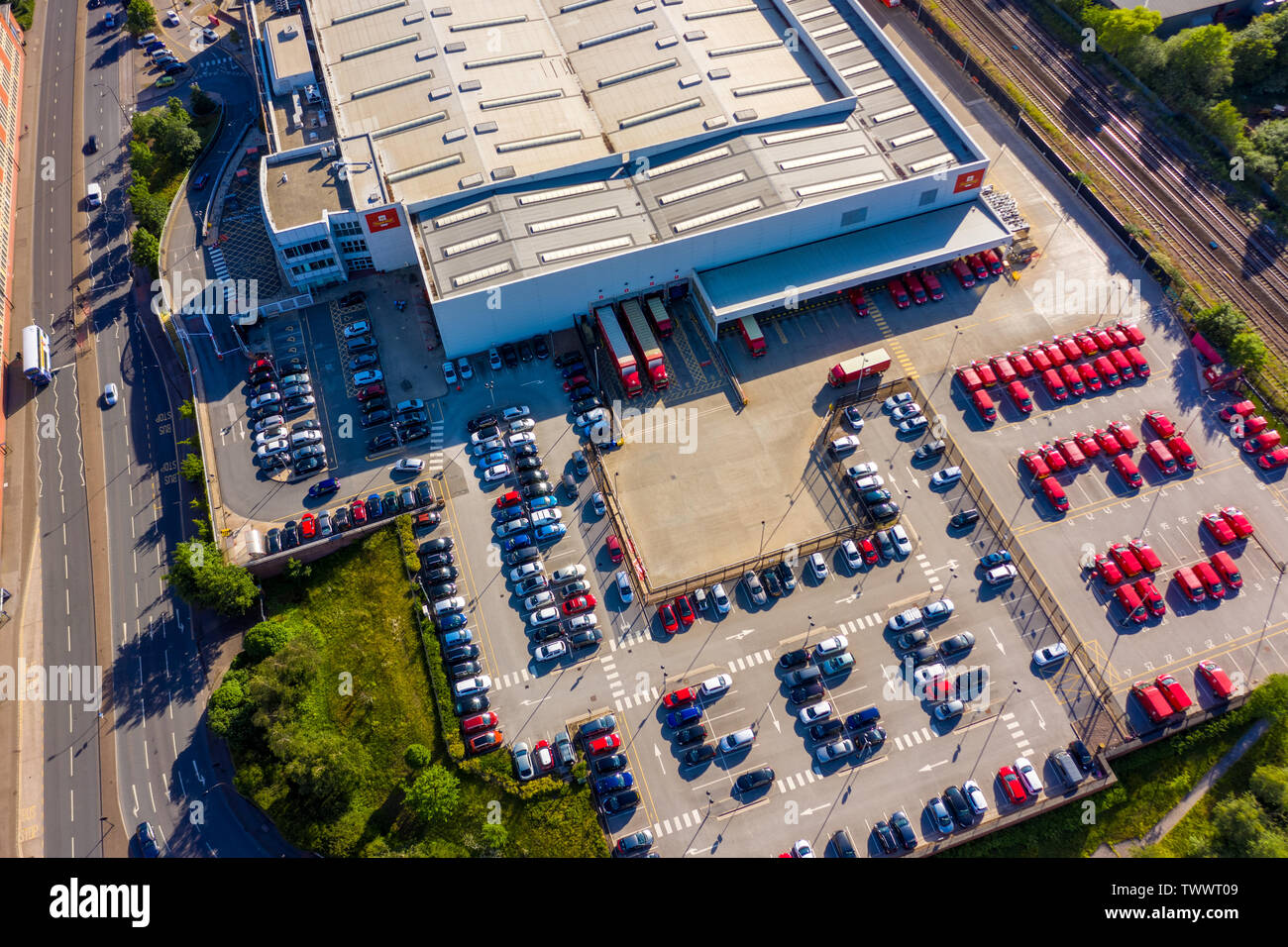 SHEFFIELD, UK - 20 JUIN 2019 : Vue aérienne de la Royal Mail postal delivery depot à Sheffield City, South Yorkshire, UK Banque D'Images