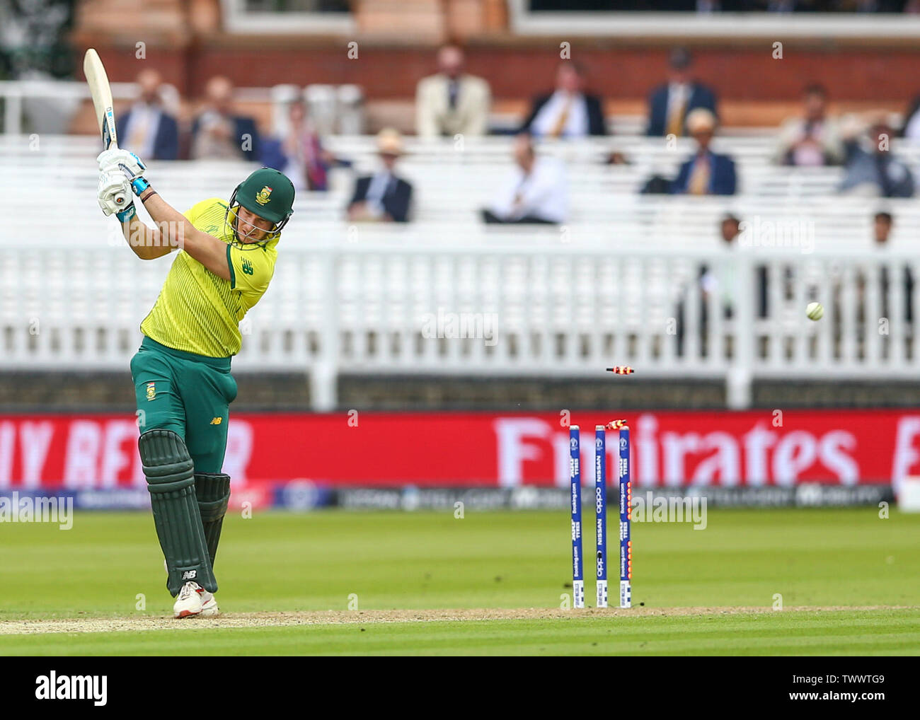 Londres, Royaume-Uni. 23 Juin, 2019. 23 juin 2019, seigneurs, St John's Wood, Londres, Angleterre, Coupe du Monde de Cricket ICC, le Pakistan et l'Afrique du Sud ; David Miller, de l'Afrique du Sud est joué par Shaheen Afridi du Pakistan pour 31 s'exécute en 192-6 40 off off : Action Crédit Plus Sport Images/Alamy Live News Banque D'Images