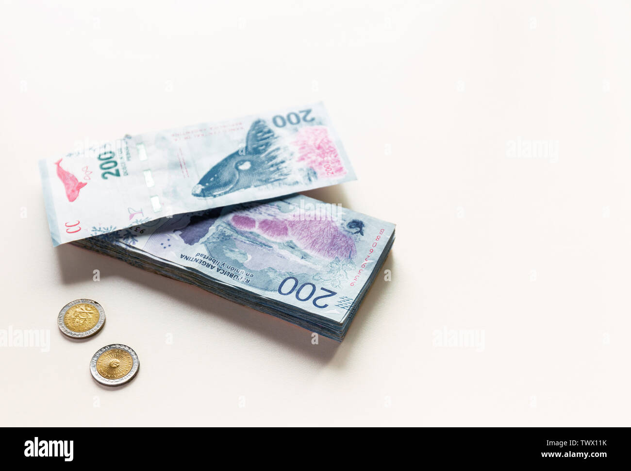 Peso argentin. La devise monétaire du pays sud-américain soumis à la dépréciation rapide des coupures. Banque D'Images