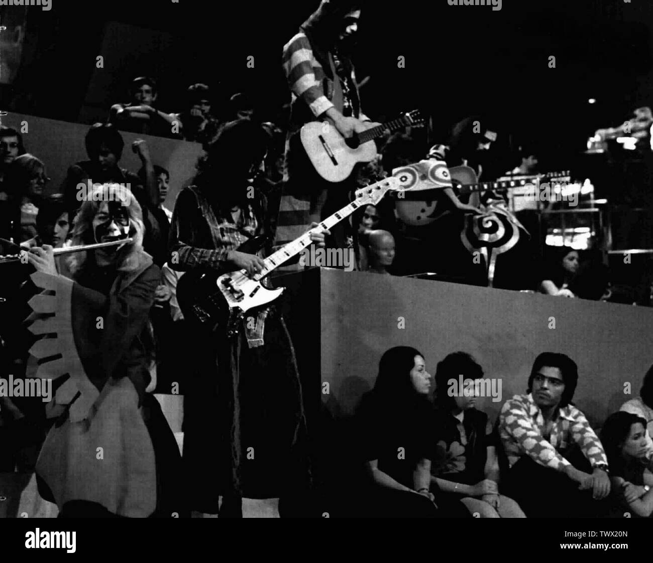 Groupe italien Osanna en spectacle musical italien Tutto¨ pop, Turin; 3 septembre 1972; magazine italien Radiocorriere, année XLIX, numéro n. 36 ; Inconnu ; Banque D'Images