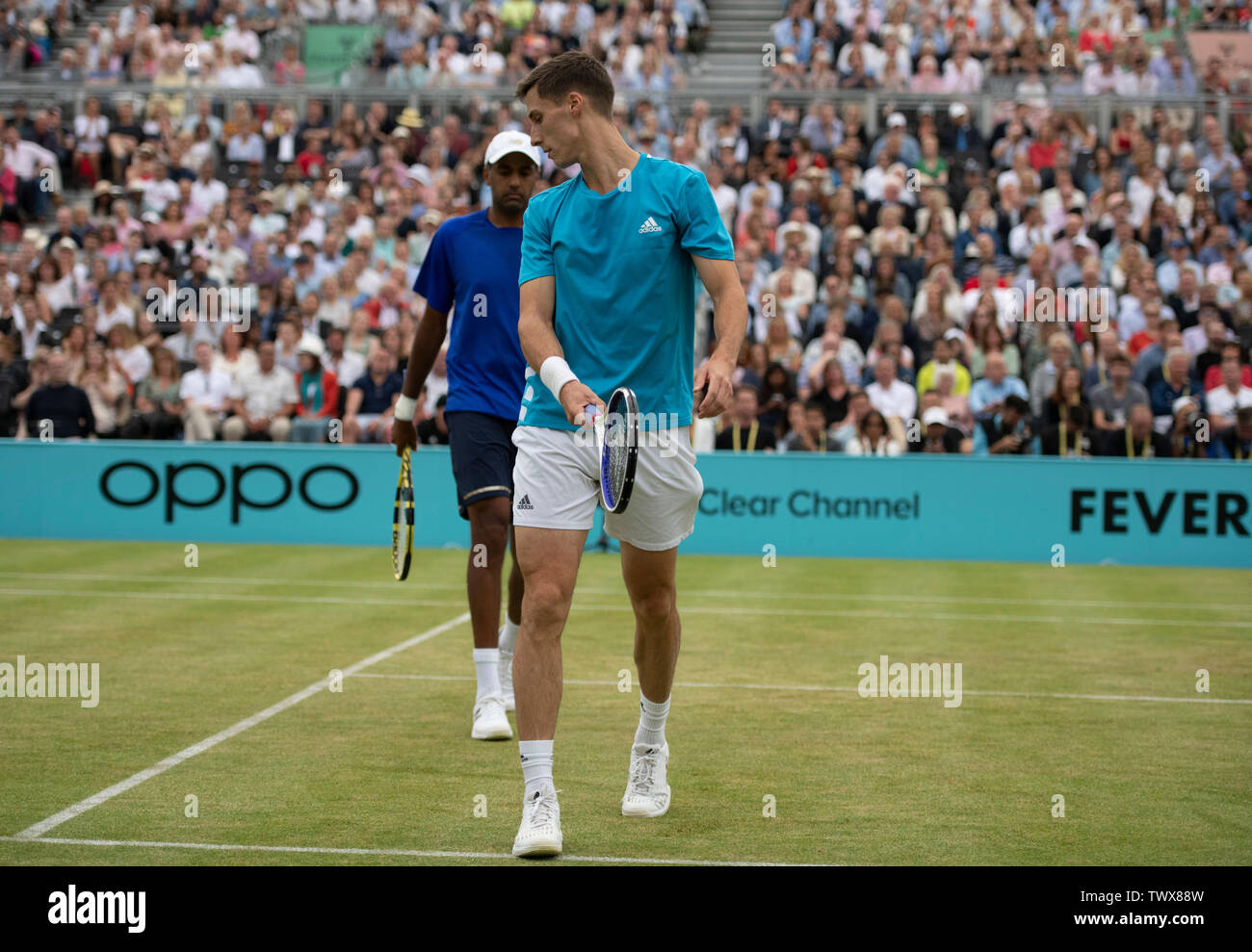 La Queens Club, London, UK. 23 juin 2019. Jour 7 de la Fever Tree championnats. Feliciano Lopez (ESP) et Andy Murray (GBR) gagne la finale du double battant, joueur Anglais Joe Salisbury et Américain Rajeev Ram 7-6 (8-6) 5-7 10-5. Credit : Malcolm Park/Alamy Live News. Banque D'Images