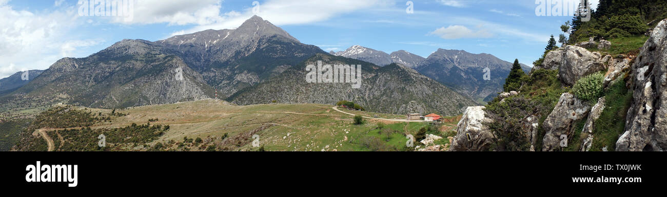 Panorama du village de montagne près de Pangrati en Grèce Banque D'Images