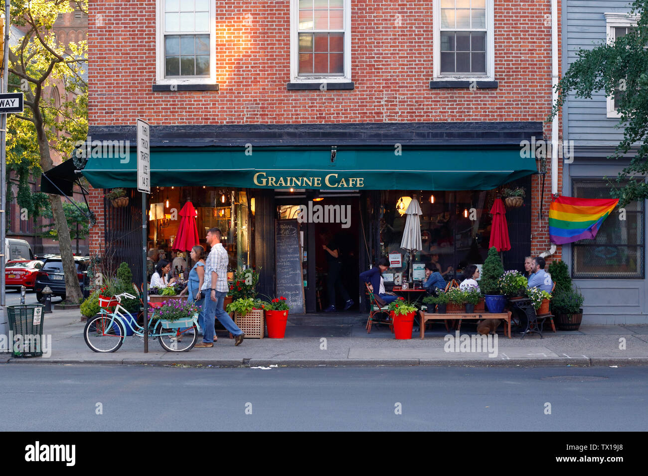 Le Grainne Café, 183 9e Ave, New York, NY. devanture extérieure d'un restaurant et café avec terrasse dans le quartier de Chelsea de Manhattan. Banque D'Images