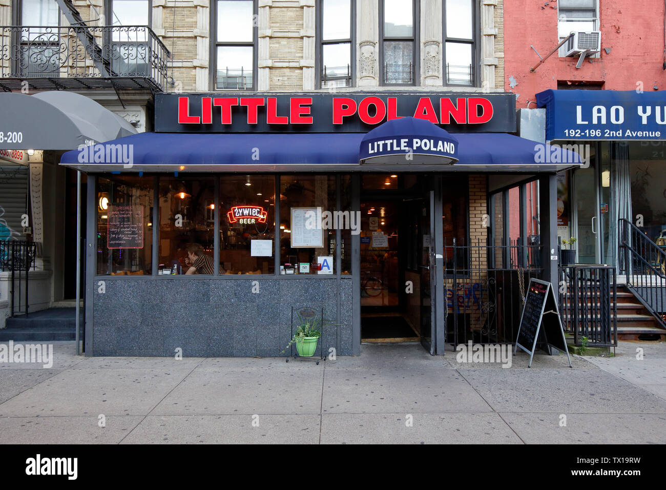 La Petite Pologne, 200 Second Avenue, New York, NY devanture extérieure d'un restaurant polonais dans le quartier de l'East Village de Manhattan. Banque D'Images