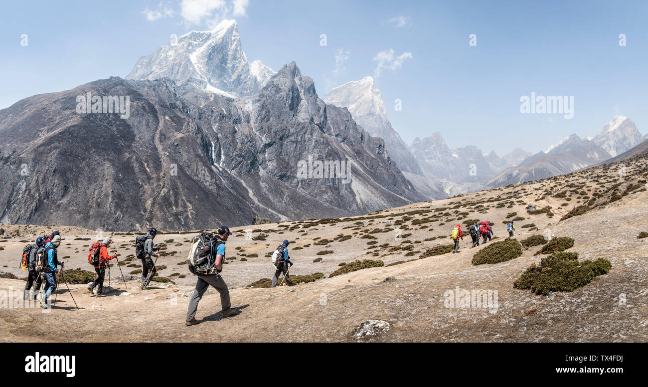 Solo Khumbu, Népal, Everest, Groupe d'mounaineers à Dingboche randonnée Banque D'Images