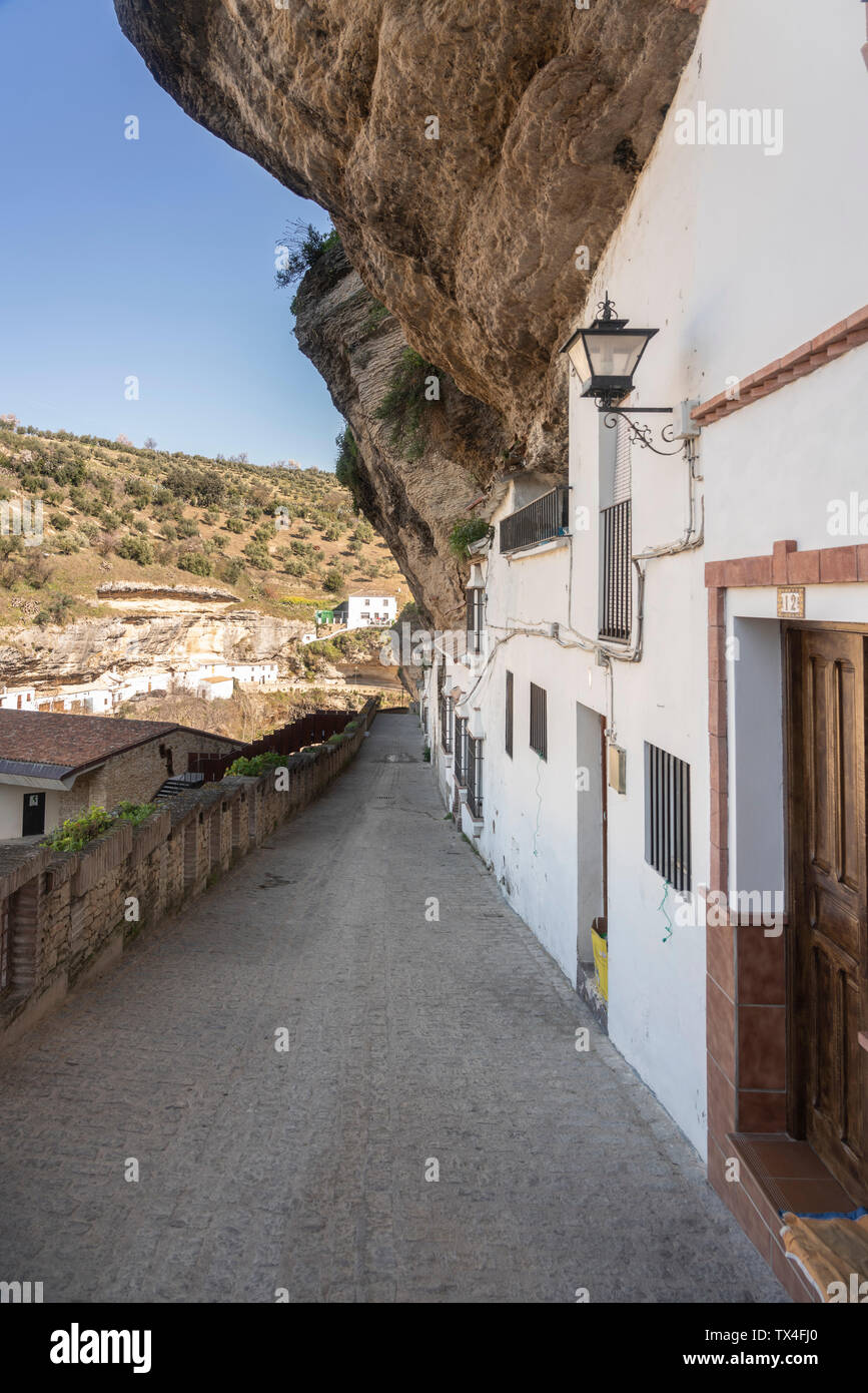 Espagne, Andalousie, province de Cadix, Setenil de las Bodegas, alley Banque D'Images