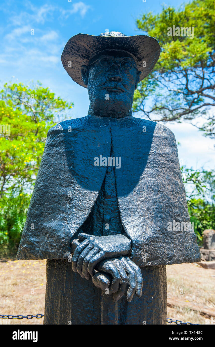 Hawaii, île de Molokai, statue du Père Damien en face de l'église St. Joseph Banque D'Images
