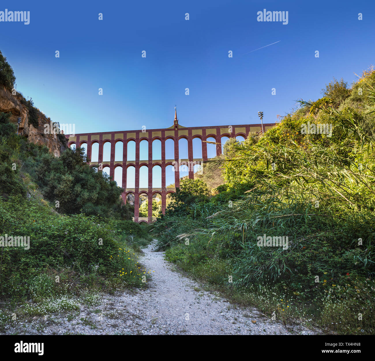 L'Aqueduc Eagle alias Acueducto Del Aguila dans Nerja sur la Costa del Sol en Andalousie, Espagne Banque D'Images