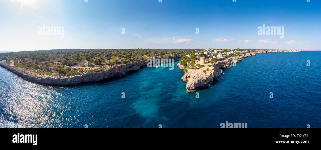 L'Espagne, Îles Baléares, Majorque, Palma, vue aérienne de la baie de Cala Pi et la Tour de Cala Pi Banque D'Images