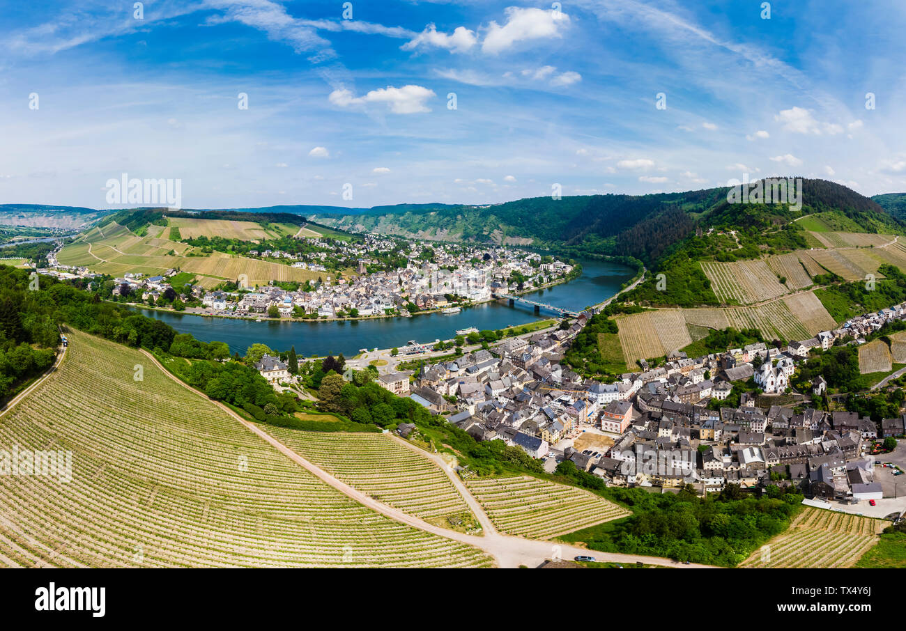 Allemagne, Rhénanie-Palatinat, vue aérienne de Traben-Trarbach avec Moselle, vignobles Banque D'Images