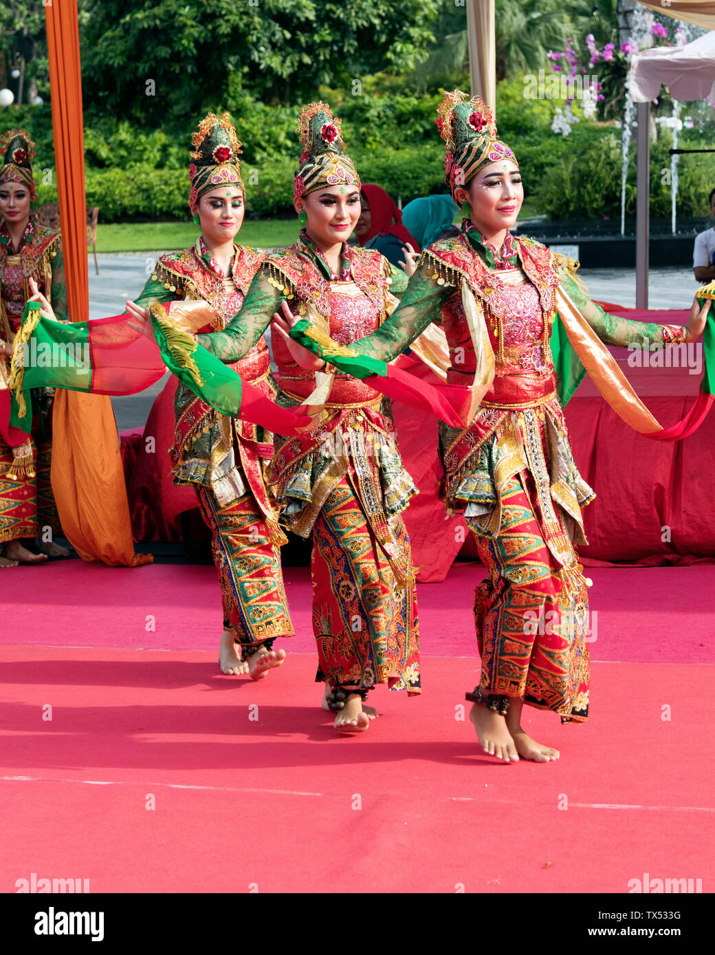 Des danseurs traditionnels Surabayan Banque D'Images