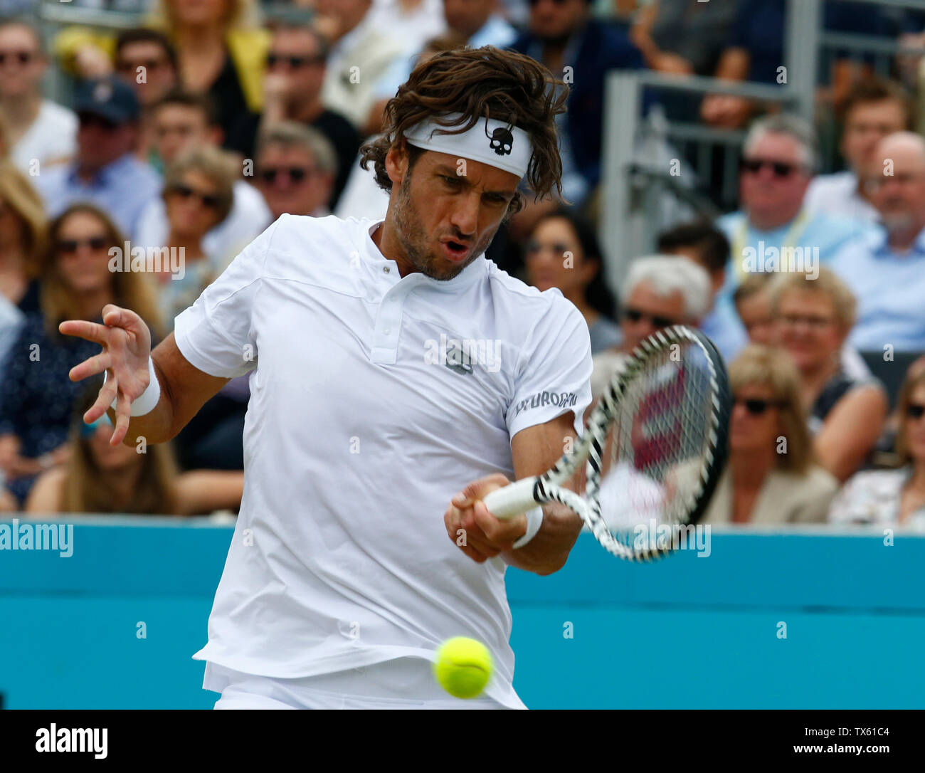 Londres, Royaume-Uni. 23 Juin, 2019. Londres, Angleterre - le 23 juin : Feliciano Lopez (ESP) contre Gilles Simon (FRA) au cours de la dernière journée 7 championnats Fever-Tree à Queens Club le 23 juin 2019 à Londres, Royaume-Uni. Action Crédit : Foto Sport/Alamy Live News Banque D'Images