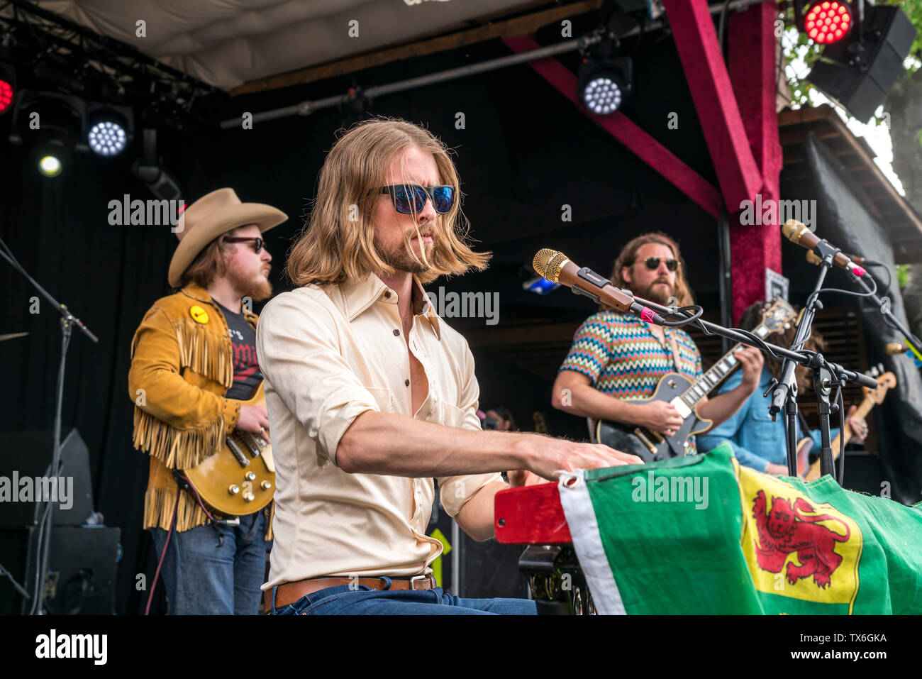 Die kanadische Rock The Sheepdogs vivre beim Orange Blossom Festival spécial, Beverungen, Ostwestfalen, Deutschland | groupe rock canadien Le Sh Banque D'Images