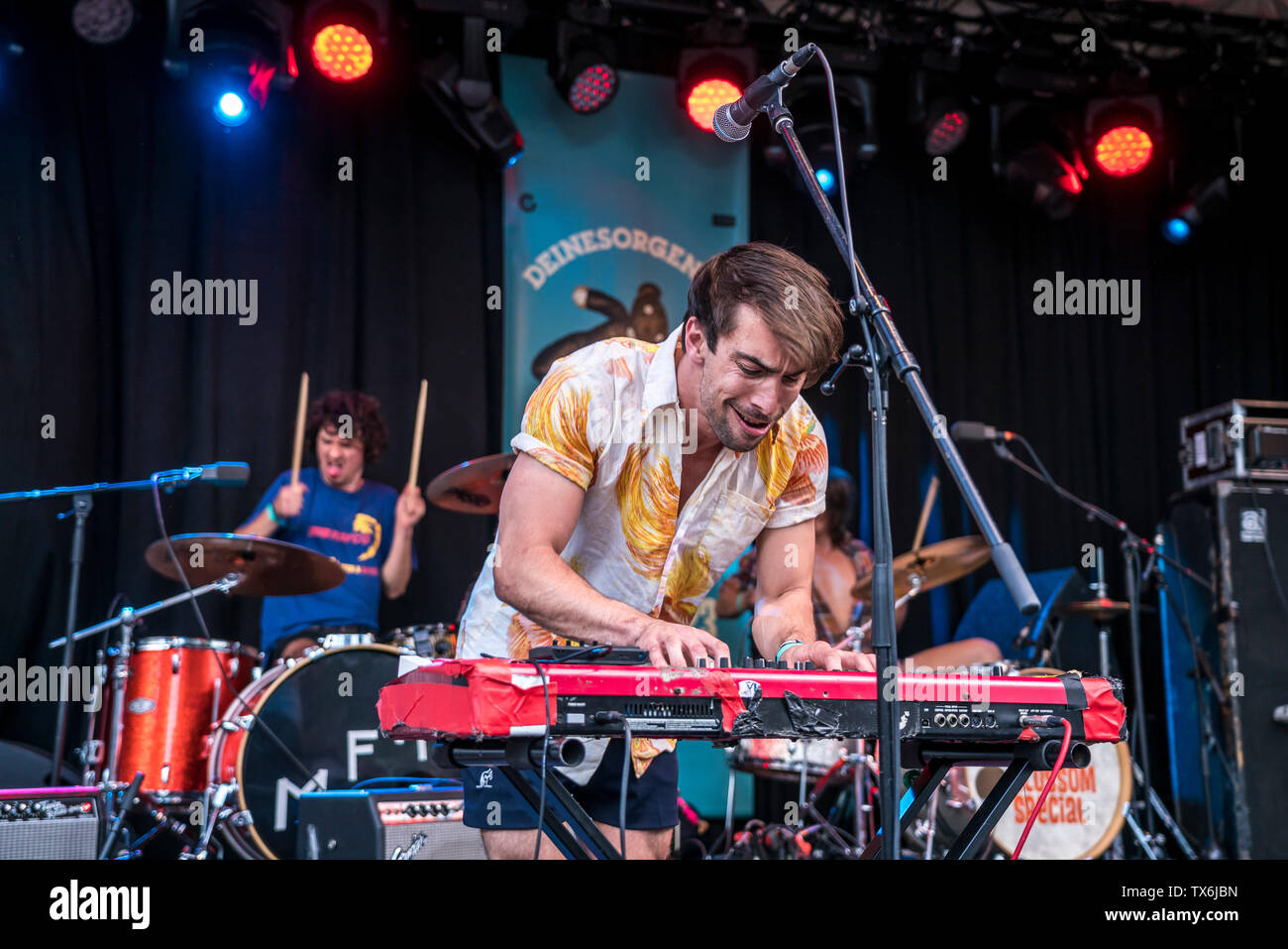 Rock Band de l'argent pour vivre Melbourne aus corde beim Orange Blossom Festival spécial, Beverungen, Ostwestfalen, Deutschland | Rock Band de l'argent pour corde f Banque D'Images