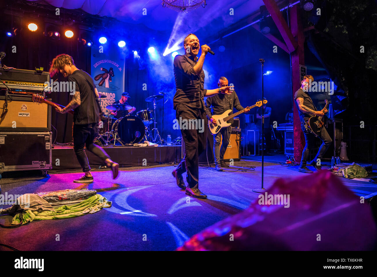 Die deutsche Punk-Rock-Bande Adam Angst vivre beim Orange Blossom Festival spécial, Beverungen, Ostwestfalen, Deutschland | le rock-Band allemand Banque D'Images