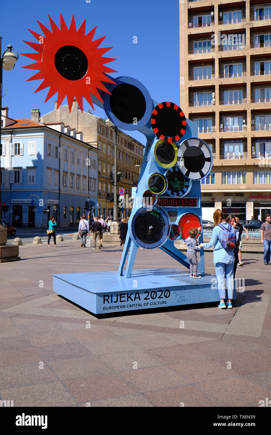 Rijeka, Croatie, vers mai 2019. Affichage de la sculpture dans le centre-ville jusqu'à ce que le décompte du temps est capitale européenne de la Culture en 2020 Banque D'Images